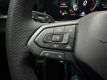 Volkswagen T-Roc 1.5 eTSI  R-Line neues Modell Black Style