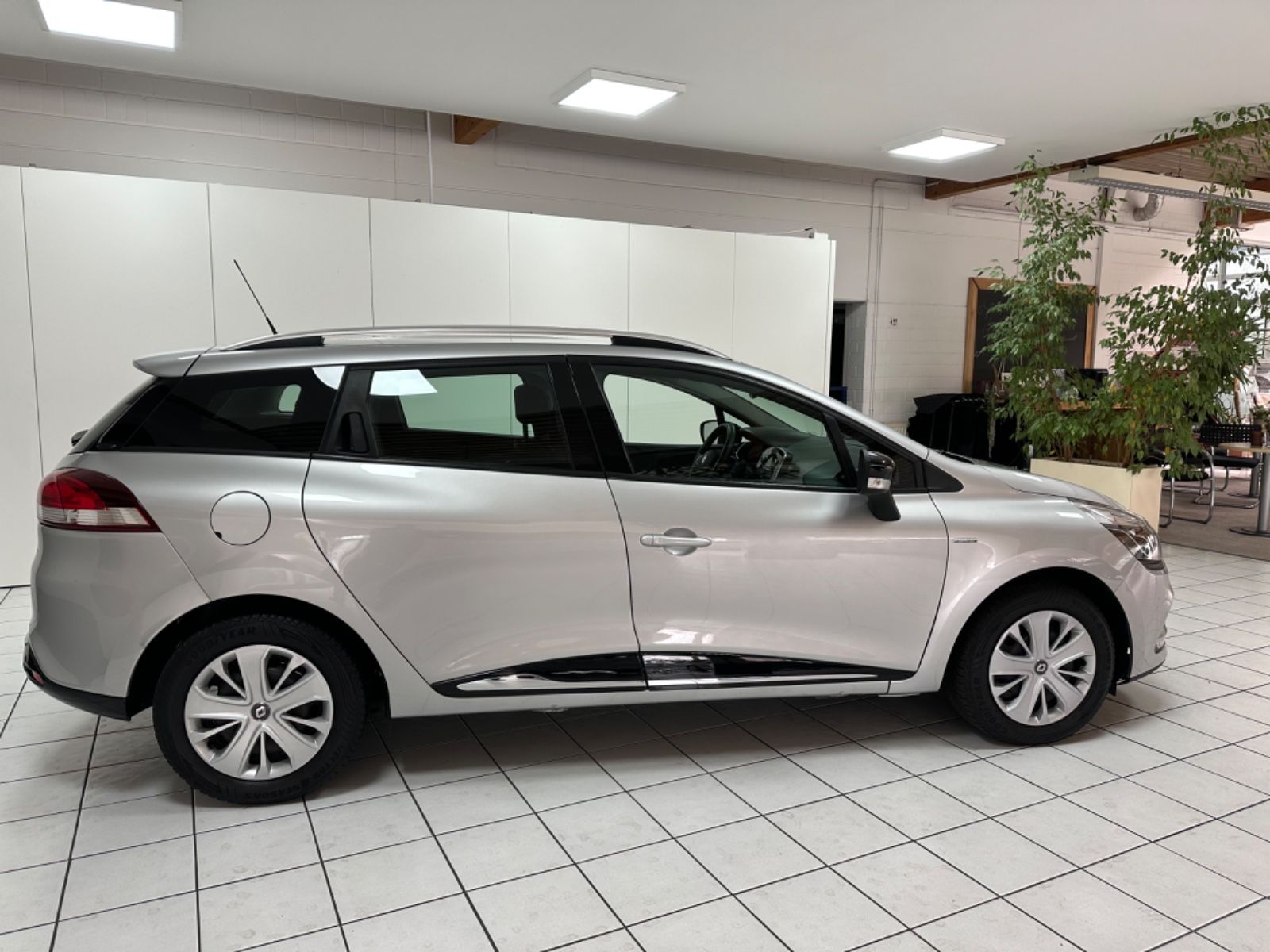 Fahrzeugabbildung Renault Clio IV Grandtour *Limited*Sitzheizung*Klima*
