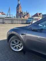 Tesla Model Y AWD Long Range AHK Dachträger x Box - Tesla Model Y mit Anhängerkupplung