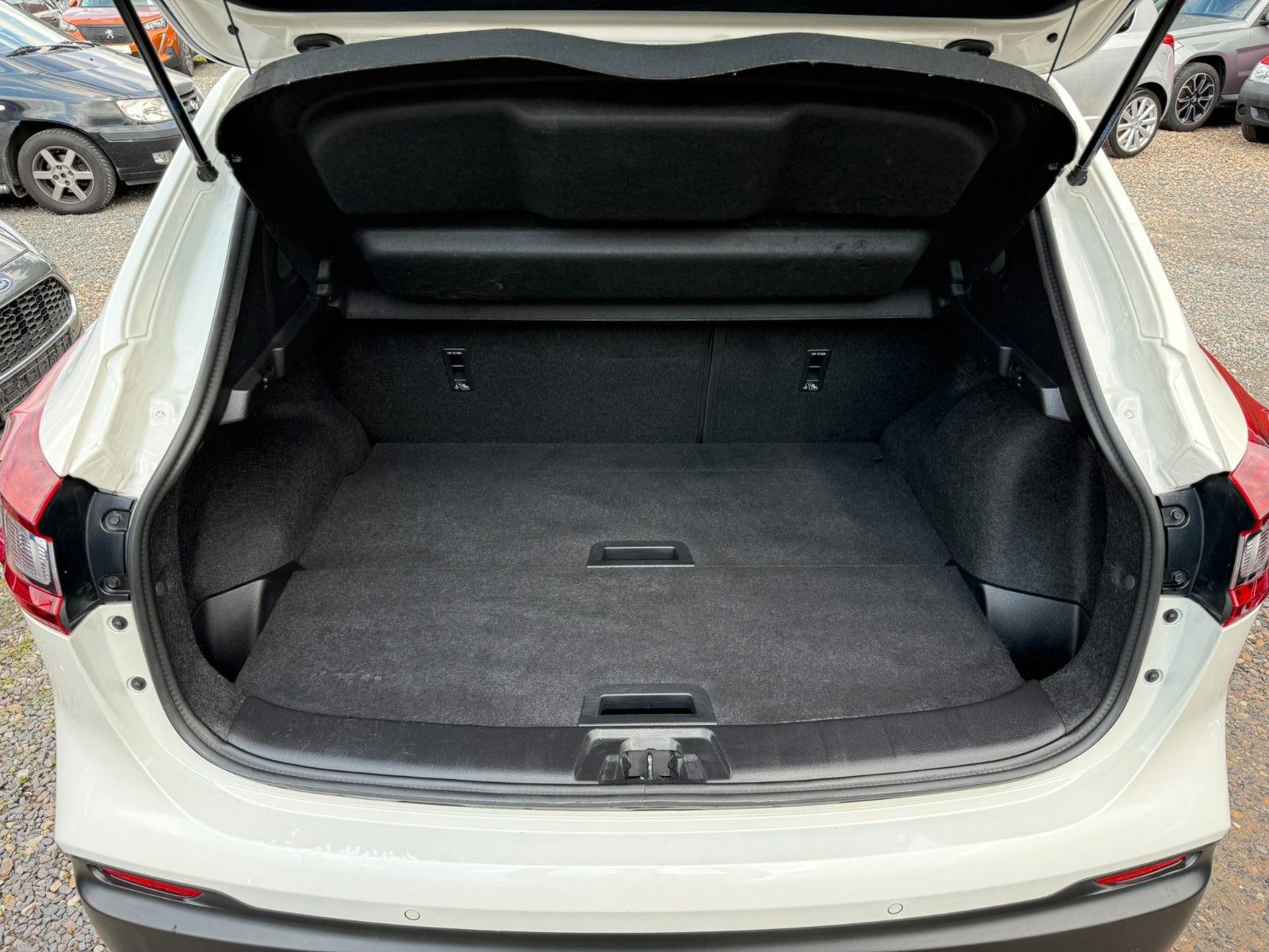 Fahrzeugabbildung Nissan Qashqai N-Connecta 4x4