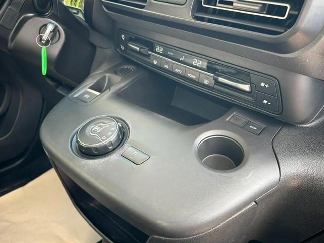 Citroën Berlingo Feel M/AHK/LED/Kamera/Panorama/Alu/PDC