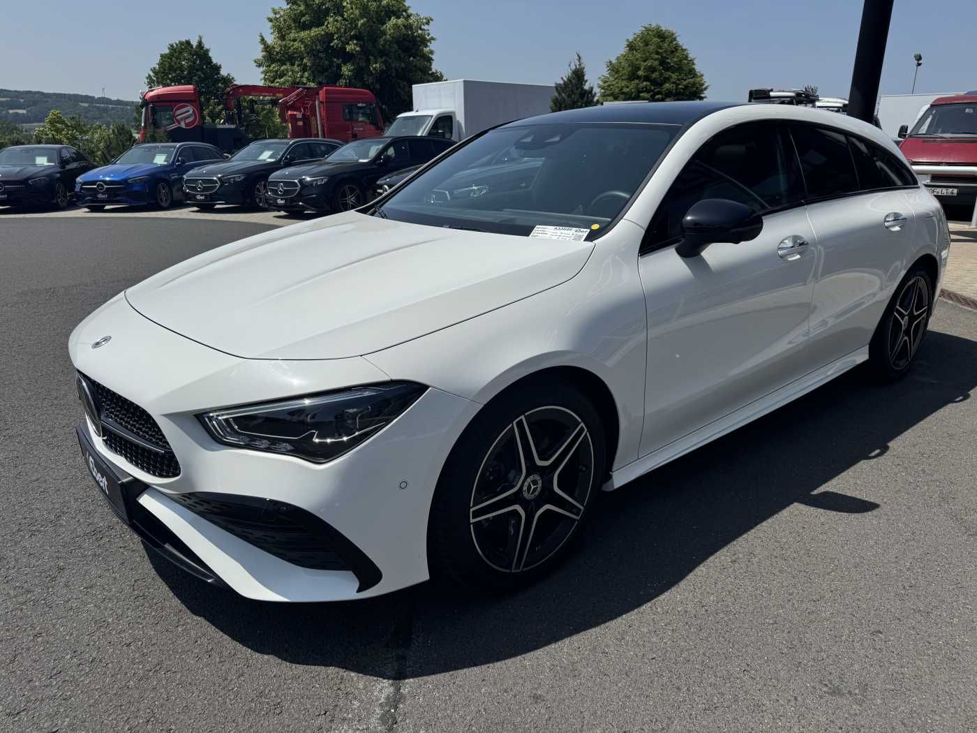 Fahrzeugabbildung Mercedes-Benz CLA 220d Shooting Brake AMG+Pano+Distr+AHK+uvm.