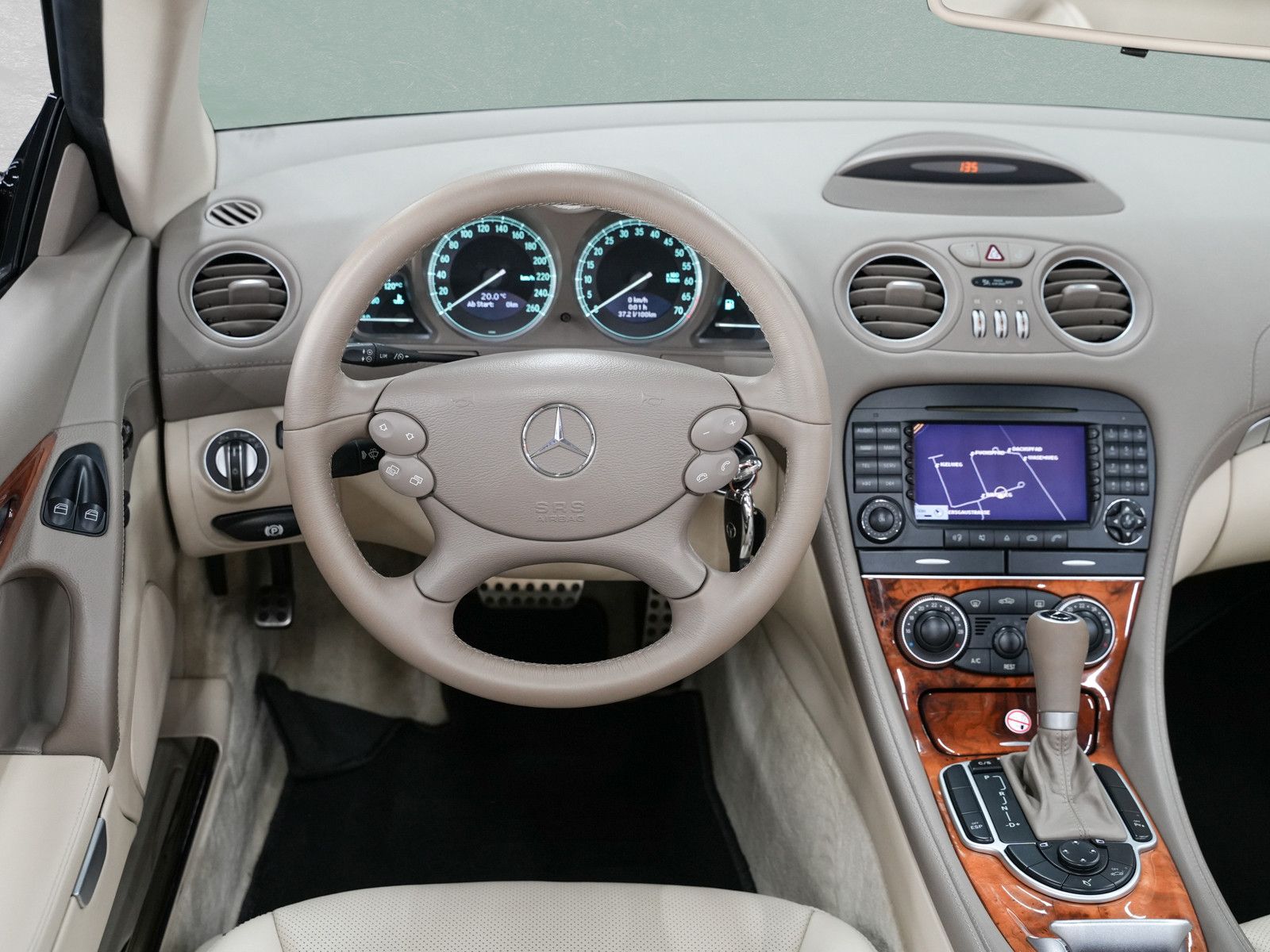 Fahrzeugabbildung Mercedes-Benz SL 350 - im sehr gepflegten Zustand