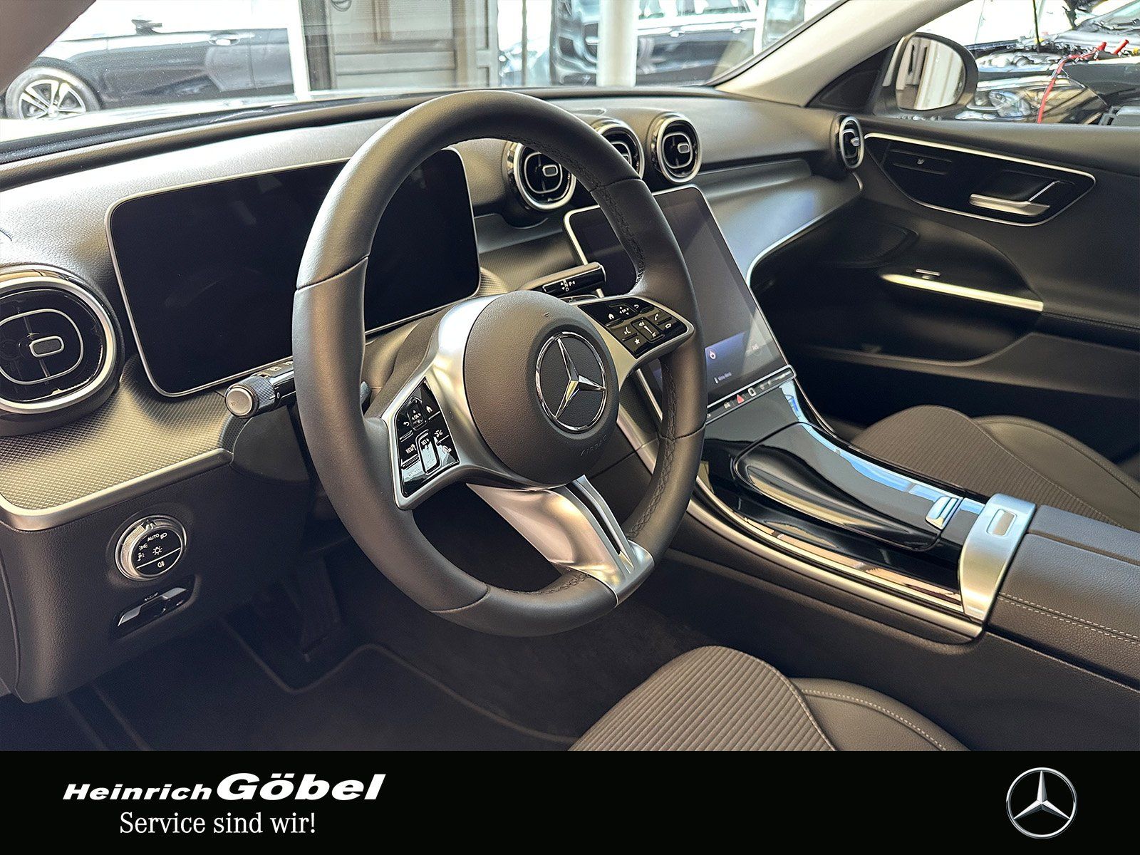 Fahrzeugabbildung Mercedes-Benz C 200 AVANTGARDE+SHD+360°KAM+LED+NAVI+CARPLAY