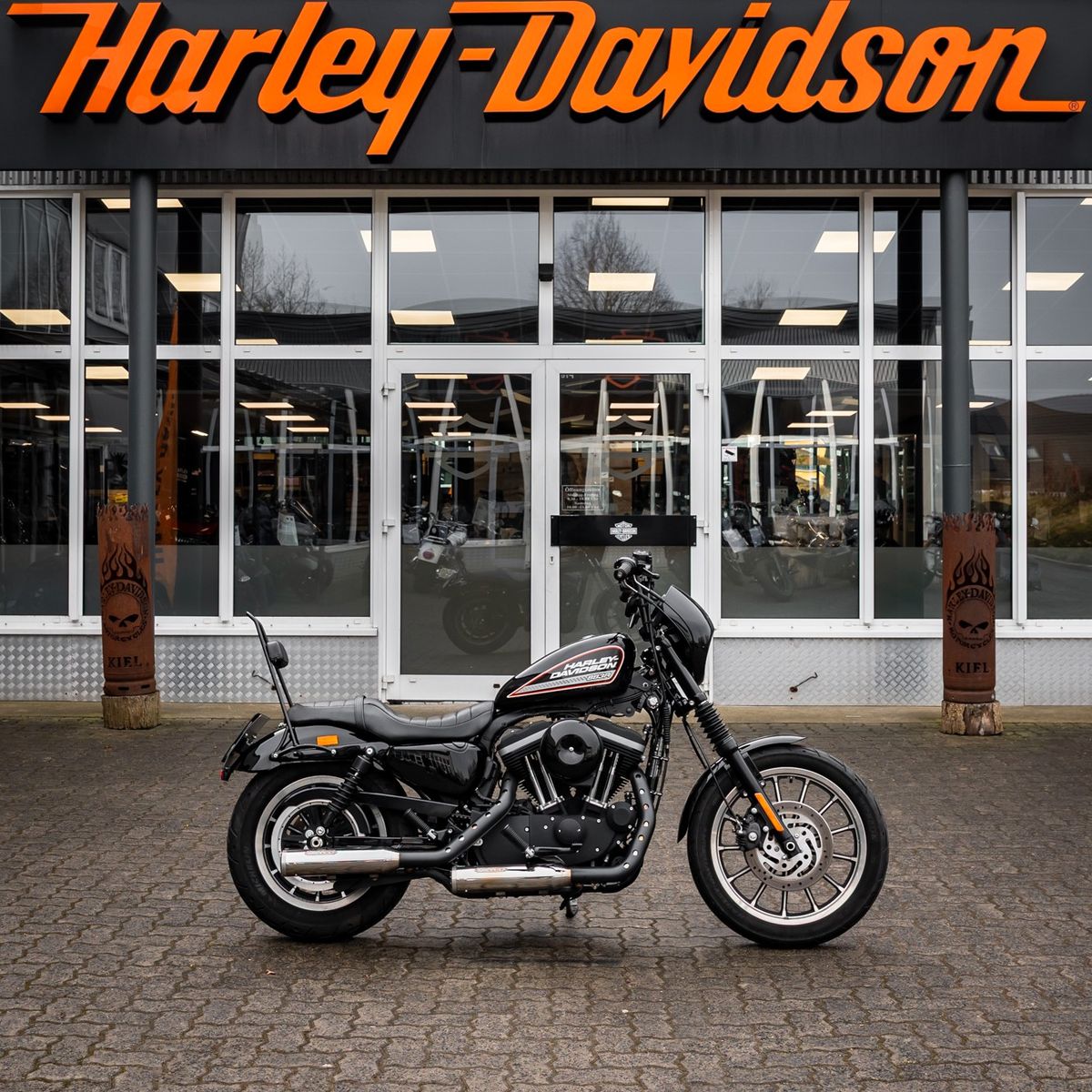 Fahrzeugabbildung Harley-Davidson Sportster XL883R Roadster - MILLER ABGASANLAGE -