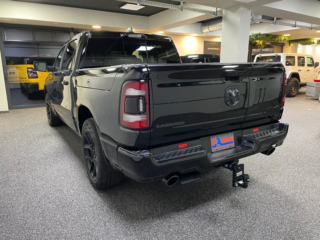 Fahrzeugabbildung Dodge LARAMIE NIGHT EDITION-RAMBOX-TAILGAT-12"-LUFTF.