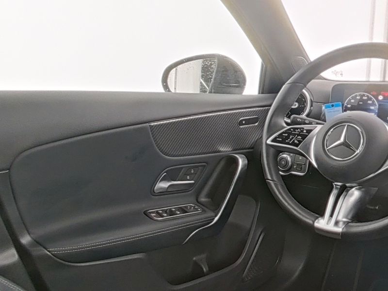 Mercedes-Benz A 180 PANO KAMERA NAVI LED foto 4