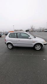 Honda Logo Automatik. Ideal als Anfängerwagen - gebrauchte Honda Accord aus dem Jahr 2000