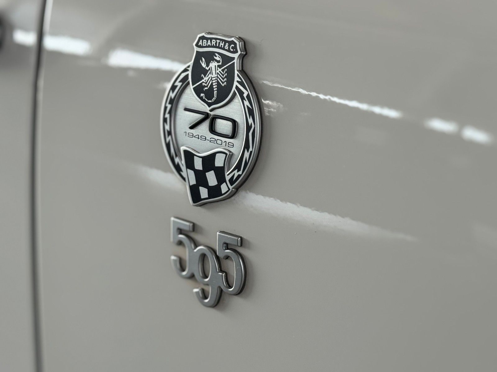 Fahrzeugabbildung Abarth 500 Cabrio 595 C Turismo 70th Anniversary