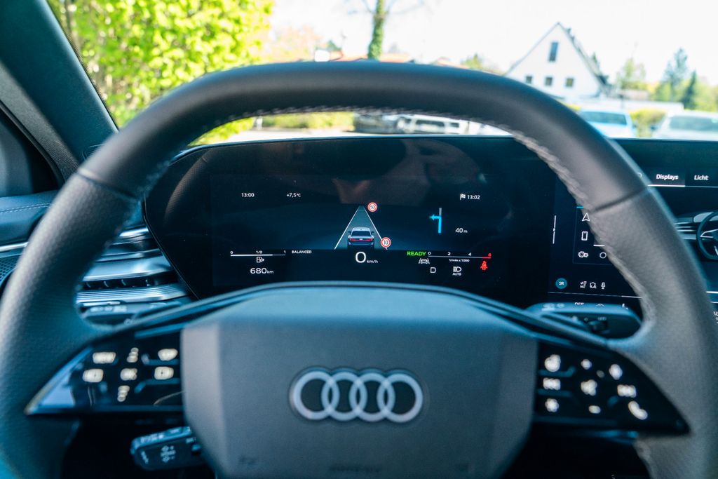 AUDI A6 TDI quattro/ LUFTFAHR./ 21"/ TECH PRO/ S LINE AUDI A6 TDI quattro/ LUFTFAHR./ 21"/ TECH PRO/ S LINE