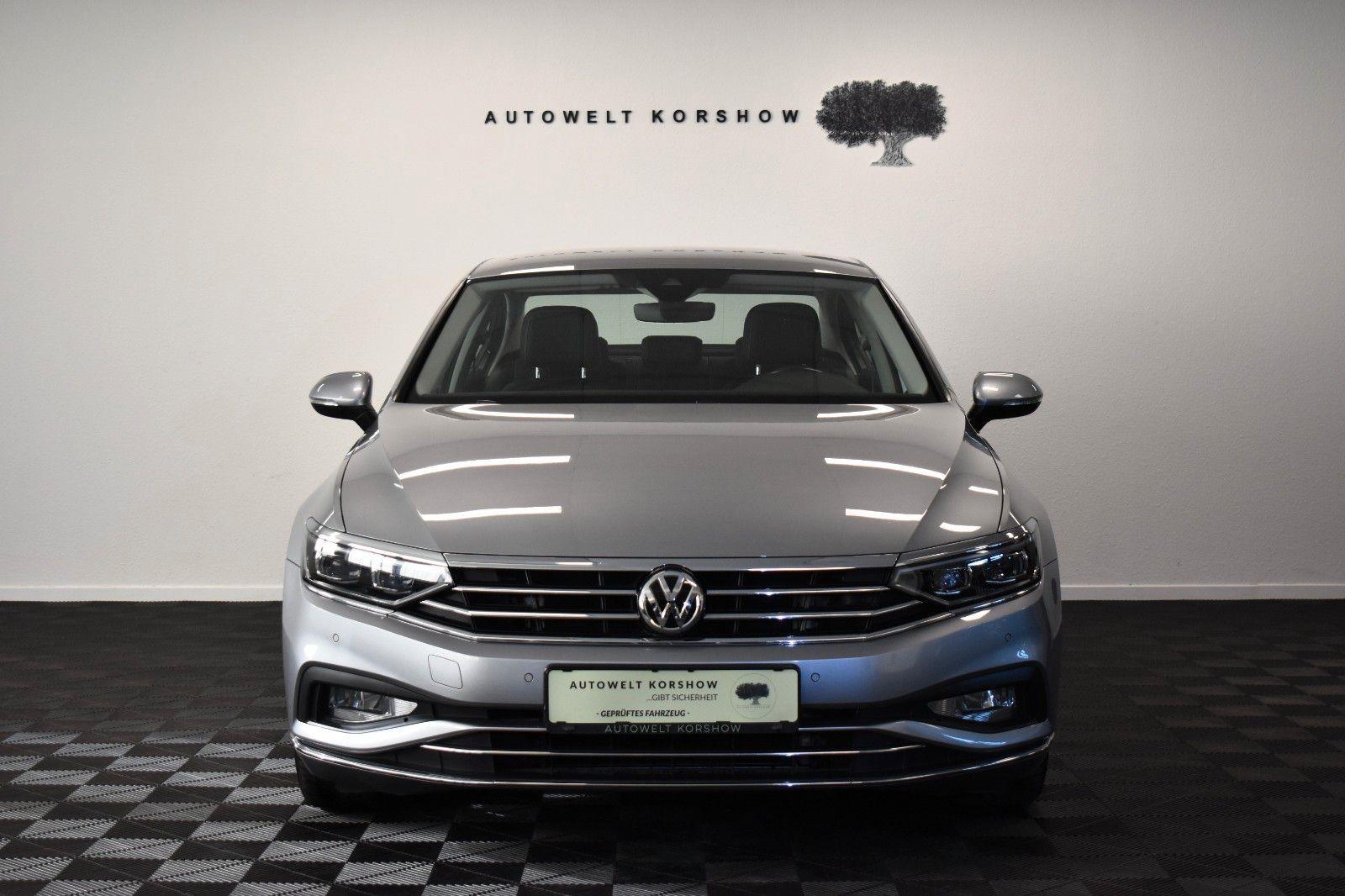 Volkswagen Passat Lim. Elegance *MATRIX *KAMERA *4x SHZ*ACC