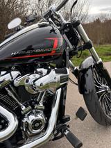 Harley-Davidson Breakout 117 (FXSB) - Harley-Davidson Breakout 117
