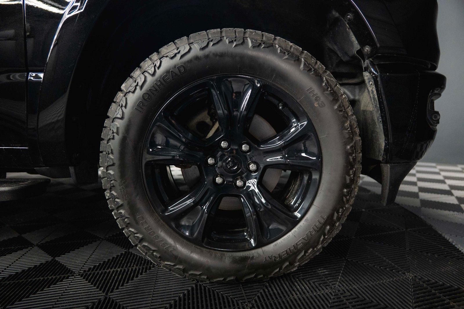 Fahrzeugabbildung Dodge RAM 5.7 V8 HEMI 4x4 Night LARAMIE RAMBOX 19%