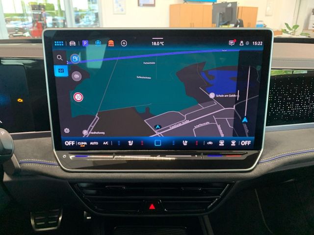 Passat Variant 1.5 eTSI DSG R-LINE IQ.LIGHT+AHK+