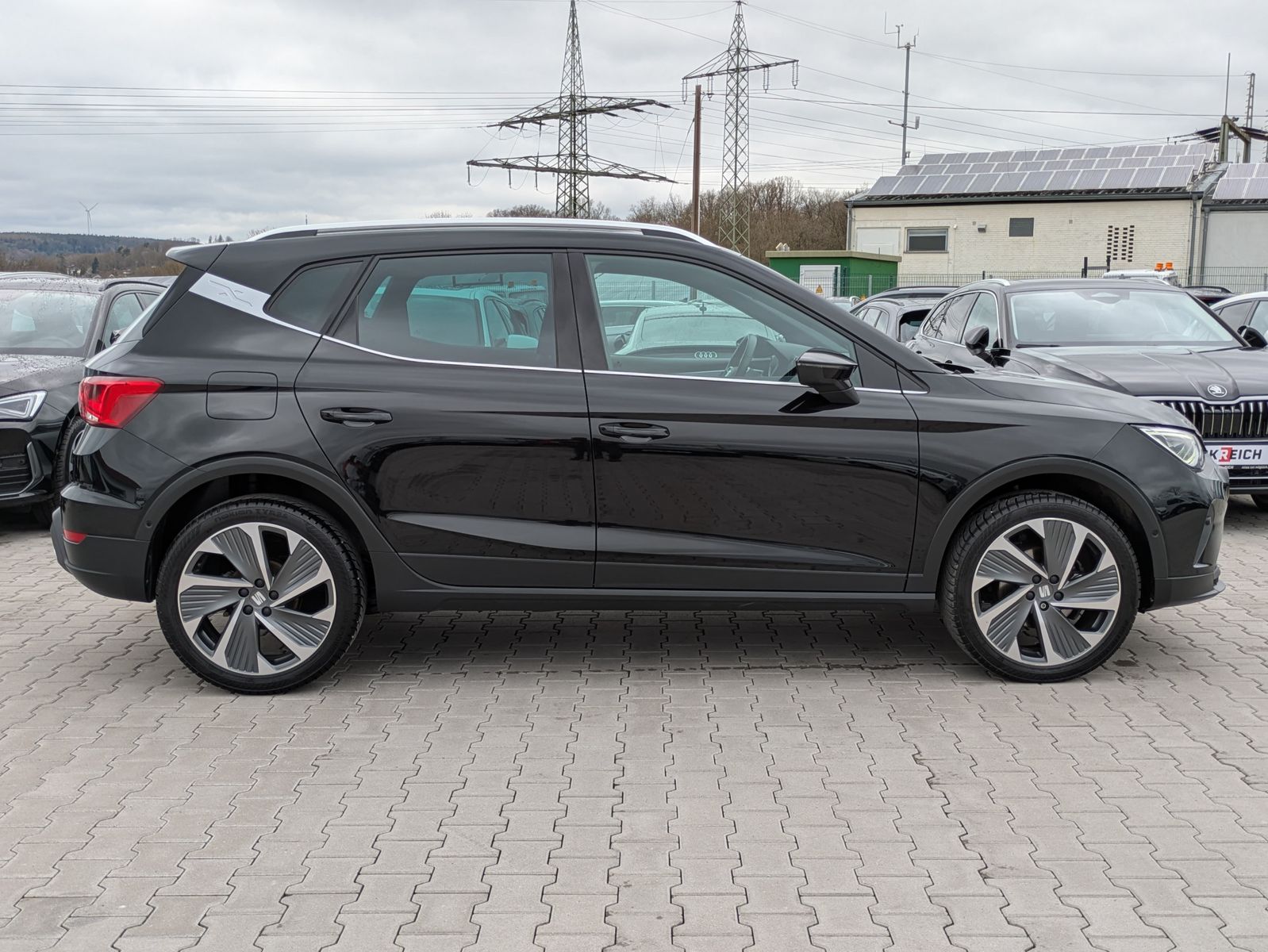 Fahrzeugabbildung SEAT Arona 1.5 TSI FR DSG AHK*ACC*LED*APP*DAB*KAMERA