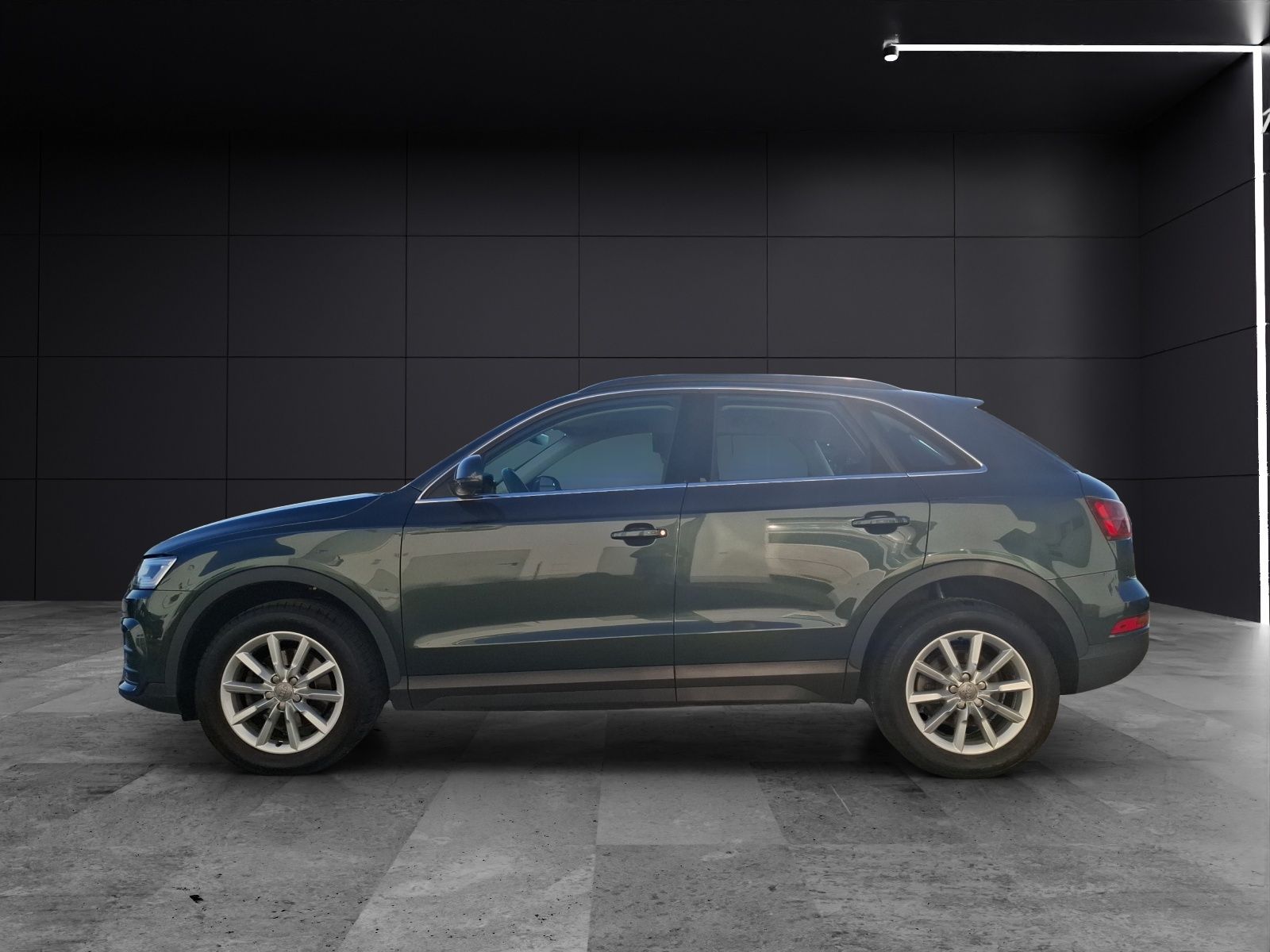 Fahrzeugabbildung Audi Q3 TDI LED AHK GRA PDC SH LM