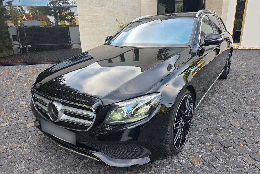 Mercedes-Benz Mercedes E 350 d Avantgarde | HUD | Massag...