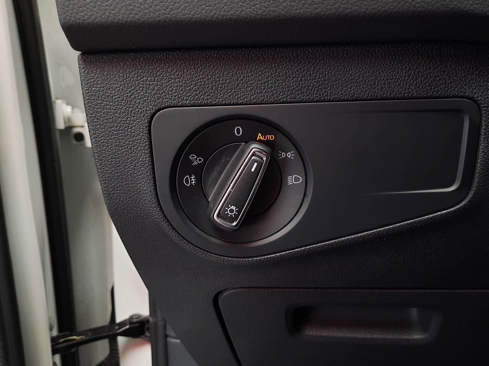 Fahrzeugabbildung Volkswagen Tiguan Elegance TSI DSG *LED*PDC*Sitzhzg*ACC*APP