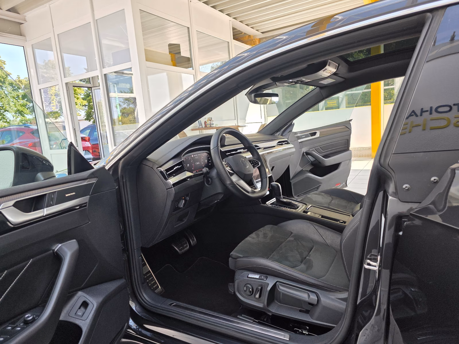 Volkswagen Arteon R-Line Pano Standhzg IQ-LED Matrix H&K, миниатюра 13