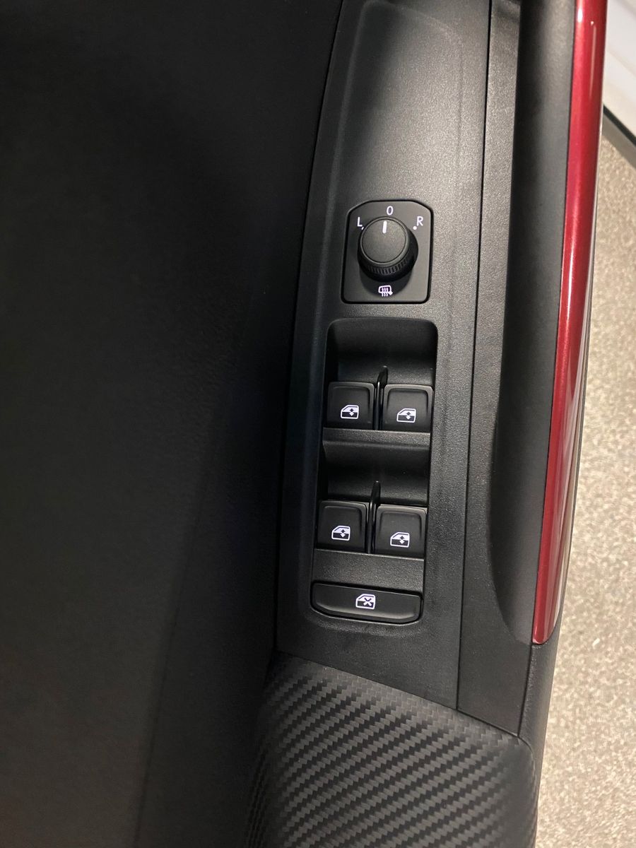 Fahrzeugabbildung SKODA Fabia 1.0 TSI DSG Monte Carlo+KAMERA+AppCon+PDC+