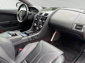 2011 Aston Martin DBS — фото 9