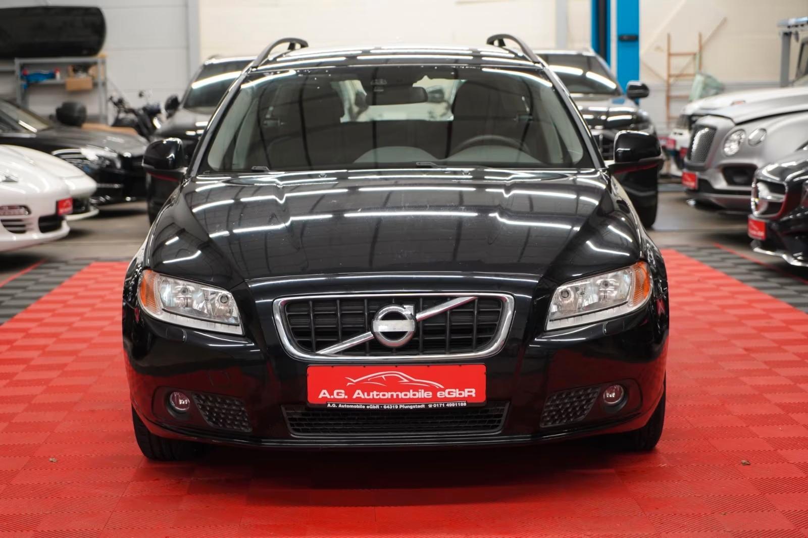 VOLVO V70 1.6D 114 CH KINETIC - 1ERE MAIN - TOIT OUVRANT - GPS - SIEGES CHAUFFANTS - 38 520 KM
