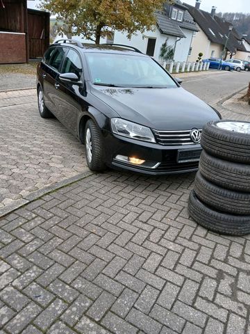 Volkswagen Passat Kombi .b.7.2.0 TDI blue motionTÜV A...