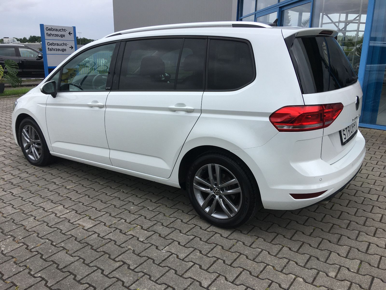 Volkswagen Touran Active 2,0 Active Standhz./LED/ACC/7Sitze imagem 3