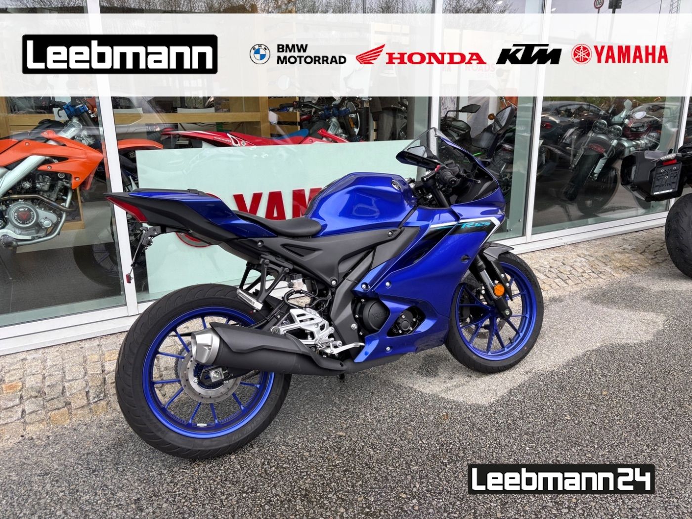 Fahrzeugabbildung Yamaha YZF- R125 mit Quickshifter und viel Zubehör