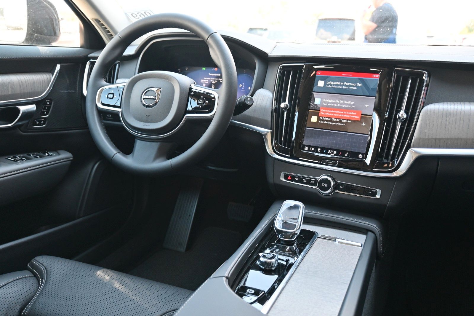 Fahrzeugabbildung Volvo V90 B4 D AWD Cross Country *Pano*STDHZG*ACC