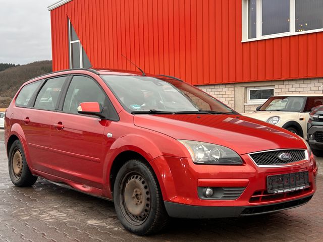 Ford Focus Turnier Titanium Pano  Sitzheizung Automat