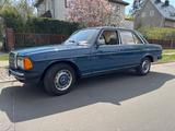 Mercedes-Benz 200 D Oldtimer | Rostfrei  - Mercedes-Benz 200 Oldtimer mit Diesel-Antrieb