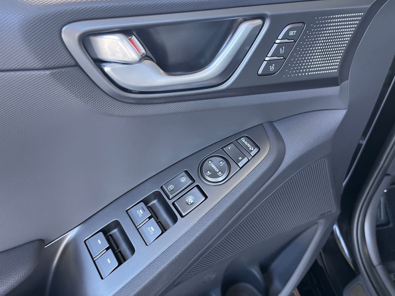Fahrzeugabbildung Hyundai IONIQ Premium Prime Hybrid PANO LEDER LED