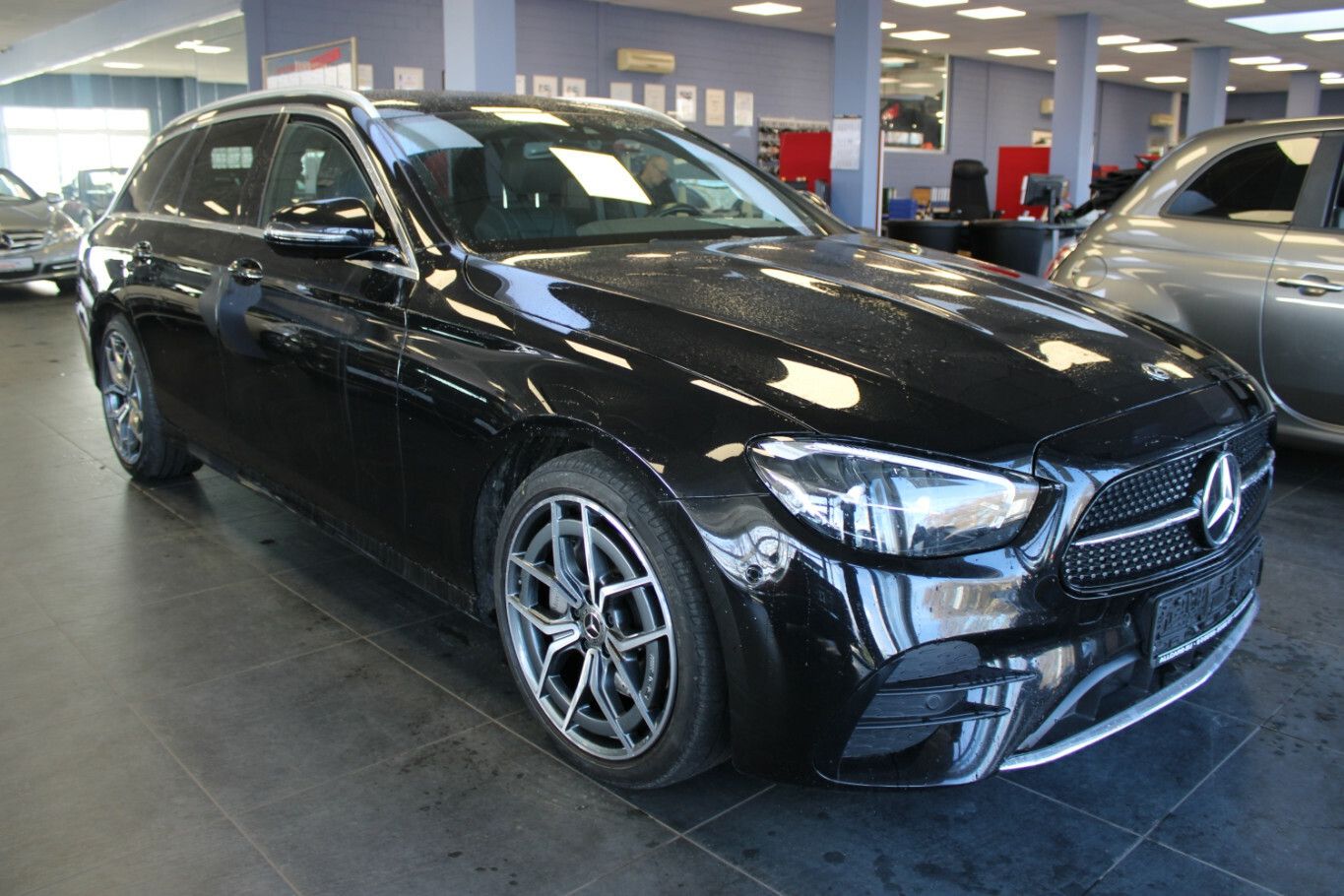 Mercedes-Benz E 300 d 4Matic T 9G-TRONIC AMG Line foto 1