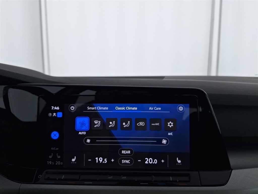 Volkswagen Golf Variant Life 1.0 TSI Winterpaket Standhz