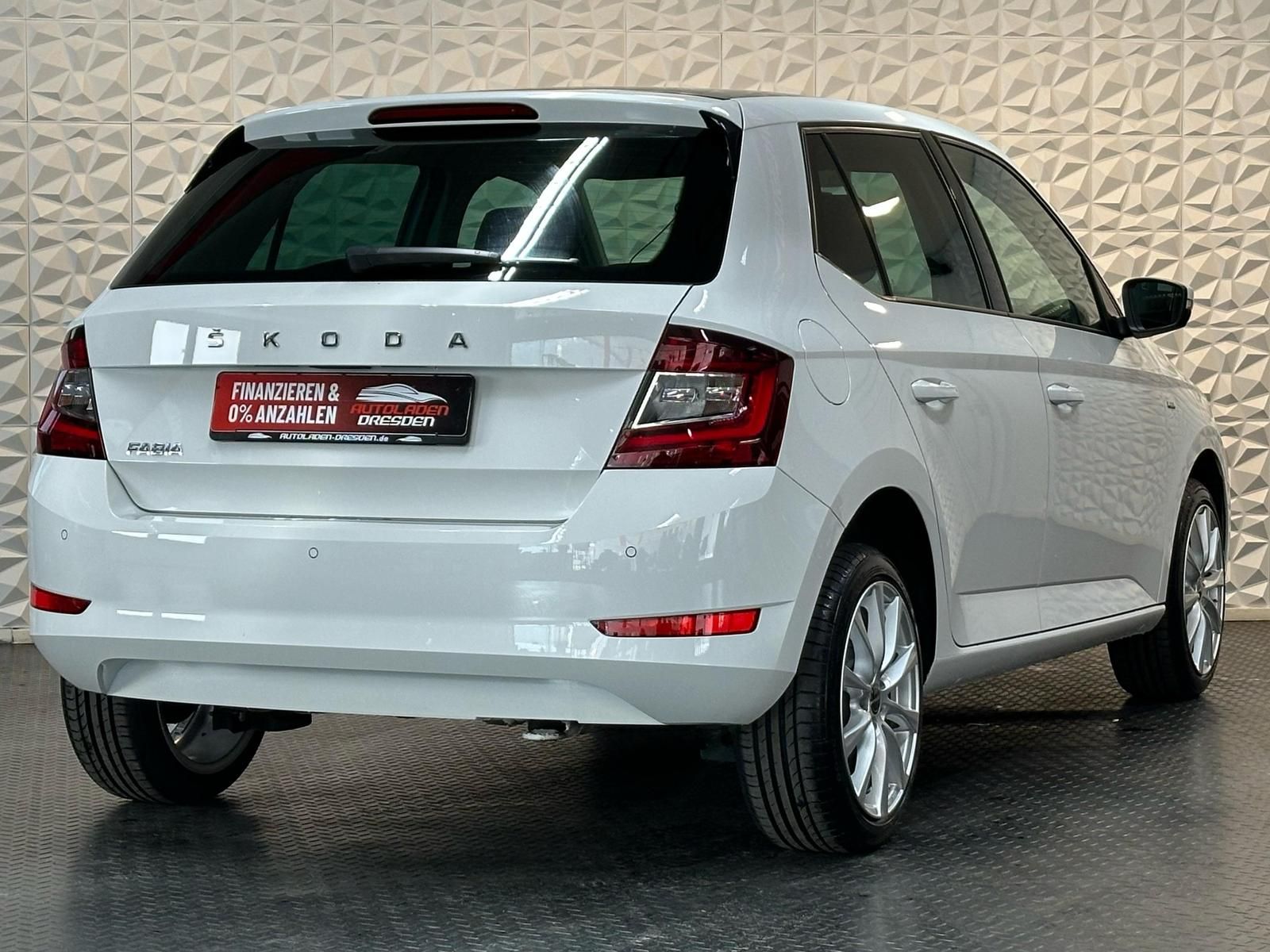 SKODA Fabia 1.0TSI DRIVE 125 YEARS LED#ACC#SHZ#NAVI - Image 8