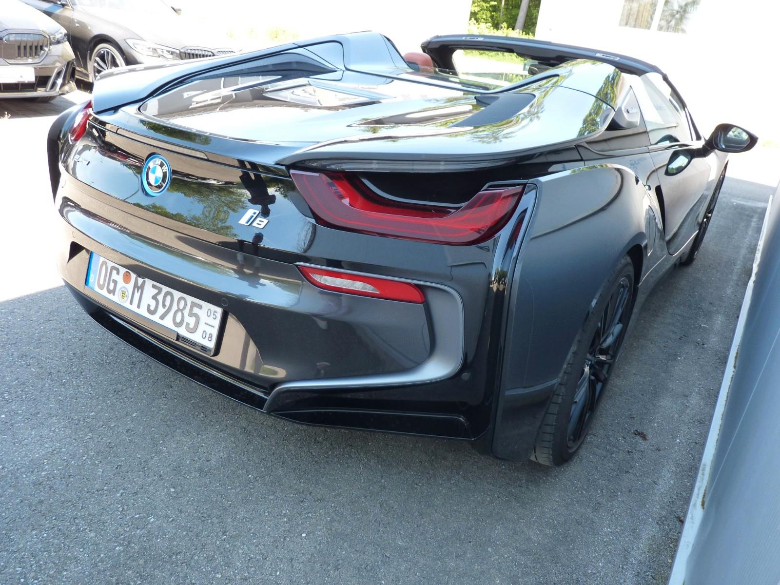 BMW i8 Roadster Laser / H & K / HUD / Voll / Top