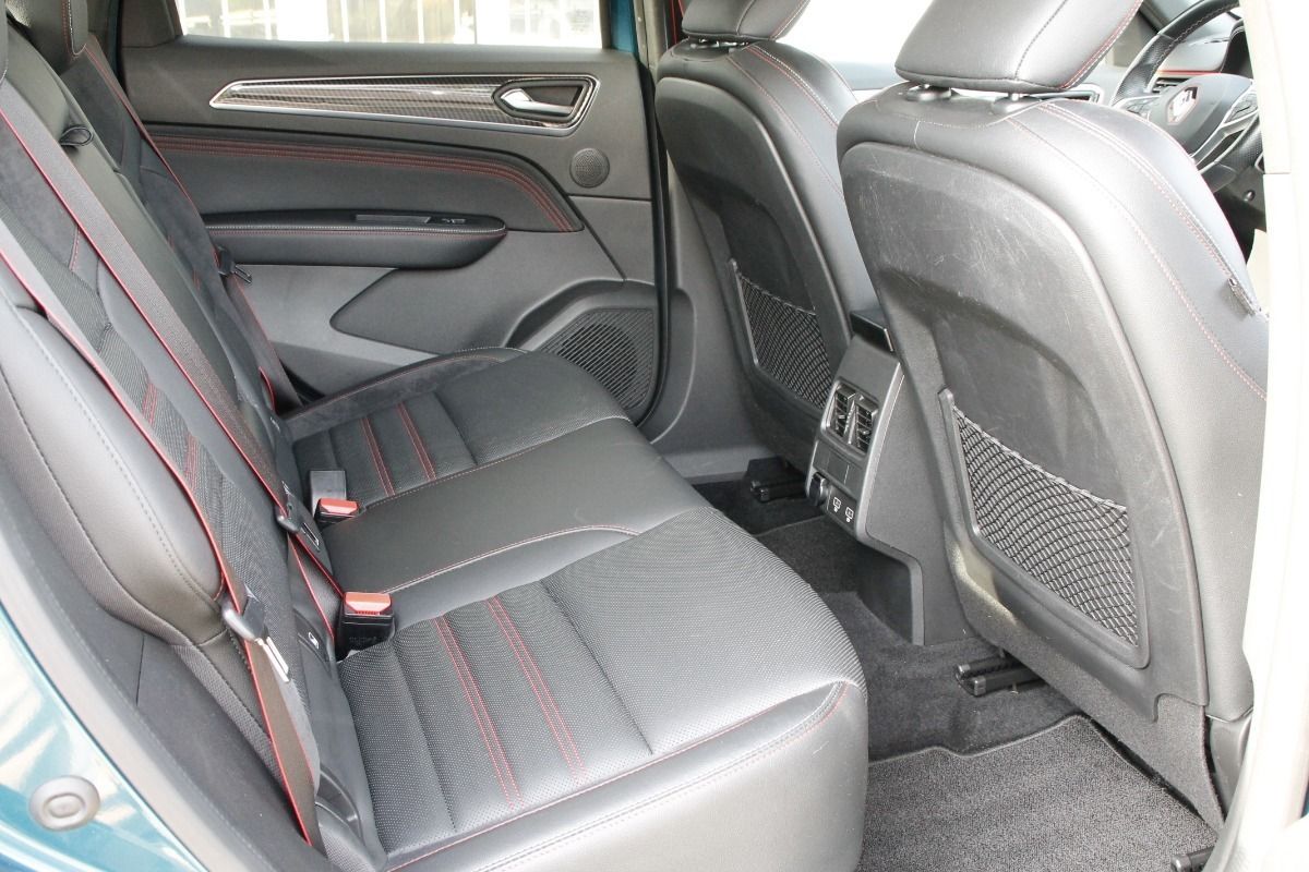 Fahrzeugabbildung Renault Arkana R.S. Line Full Hybrid+BOSE Sound