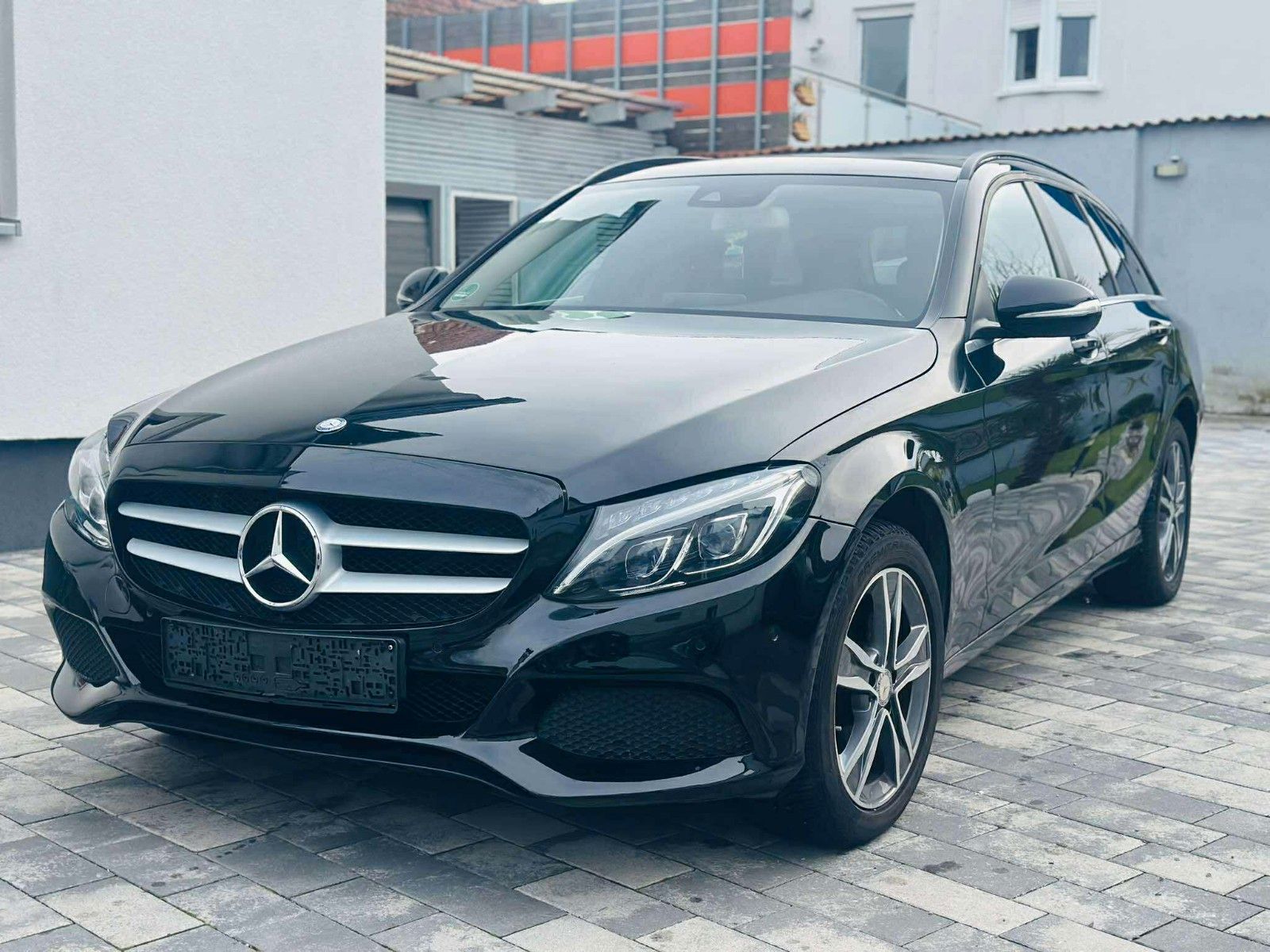 MERCEDES-BENZ C 220