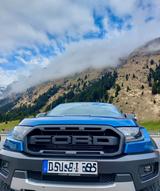 Ford Raptor - blaue Ford Raptor