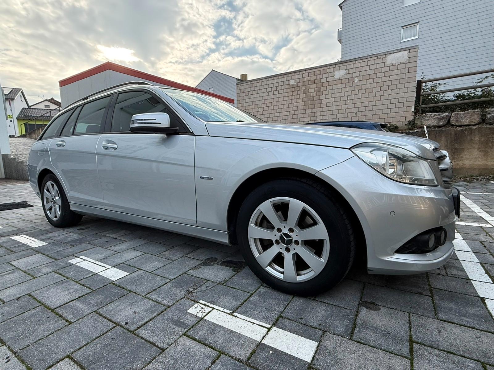 Mercedes-Benz C200 2011 — photo 6