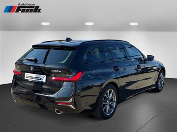 BMW 330e XDRIVE A Luxury Line Head-Up HiFi DAB LED