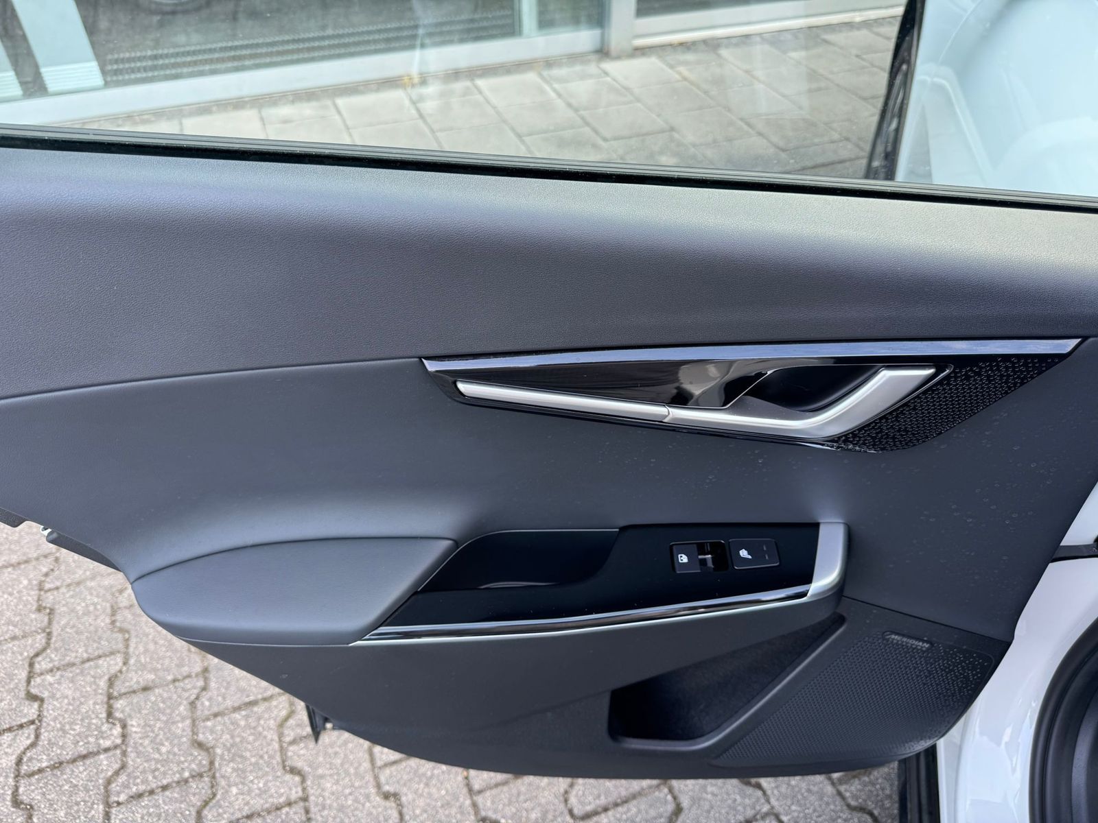 Fahrzeugabbildung Kia EV6 4WD NAVI+LED+SHZ+360°+DAB+ACC+19"+