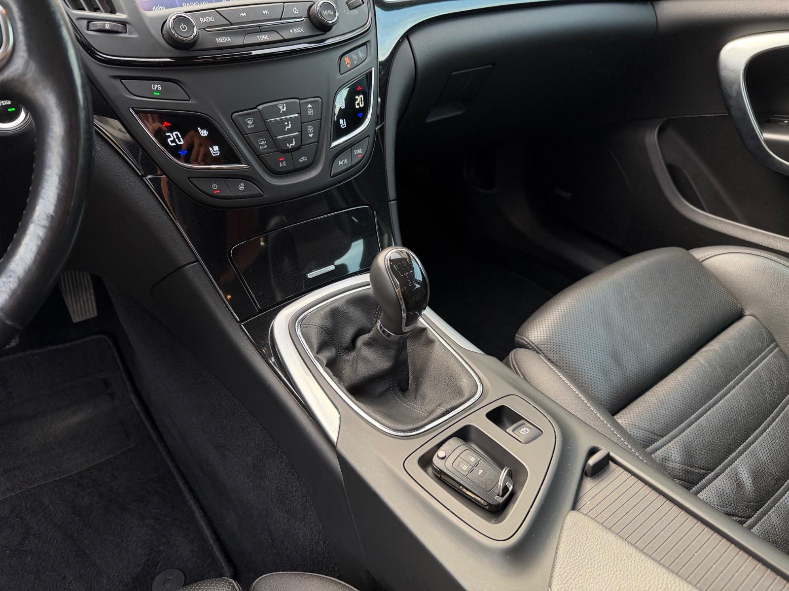 Opel Insignia LPG/Benzin Sports Tourer Business