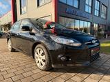 Ford Focus Lim. Sync Edition(Insp.neu/ - Ford Focus: Schwarz, Edition