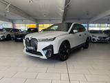 BMW iX xDrive50 Sportpak.AHK°LASER°PANO°22"-Massage - scheckheftgepflegte BMW iX
