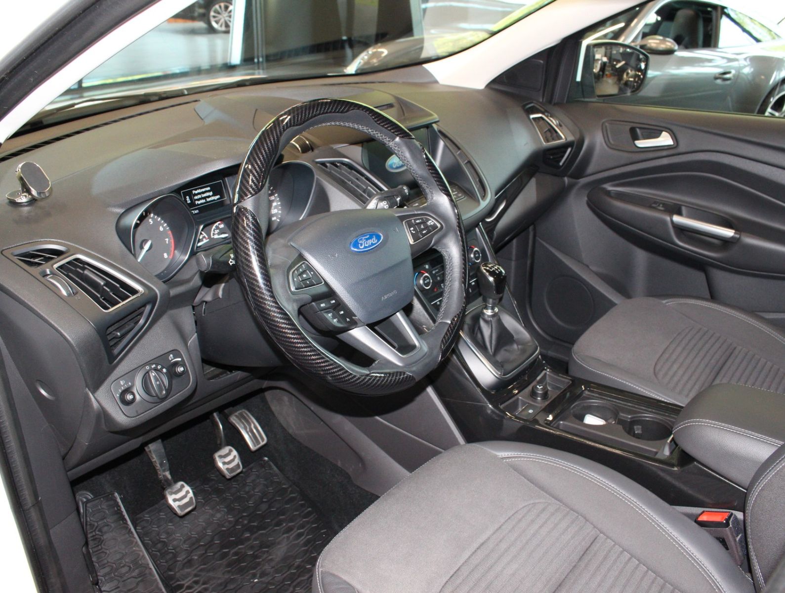 Fahrzeugabbildung Ford Kuga 1,5 EcoBoost 4x2 Titanium*Kamera*Navi