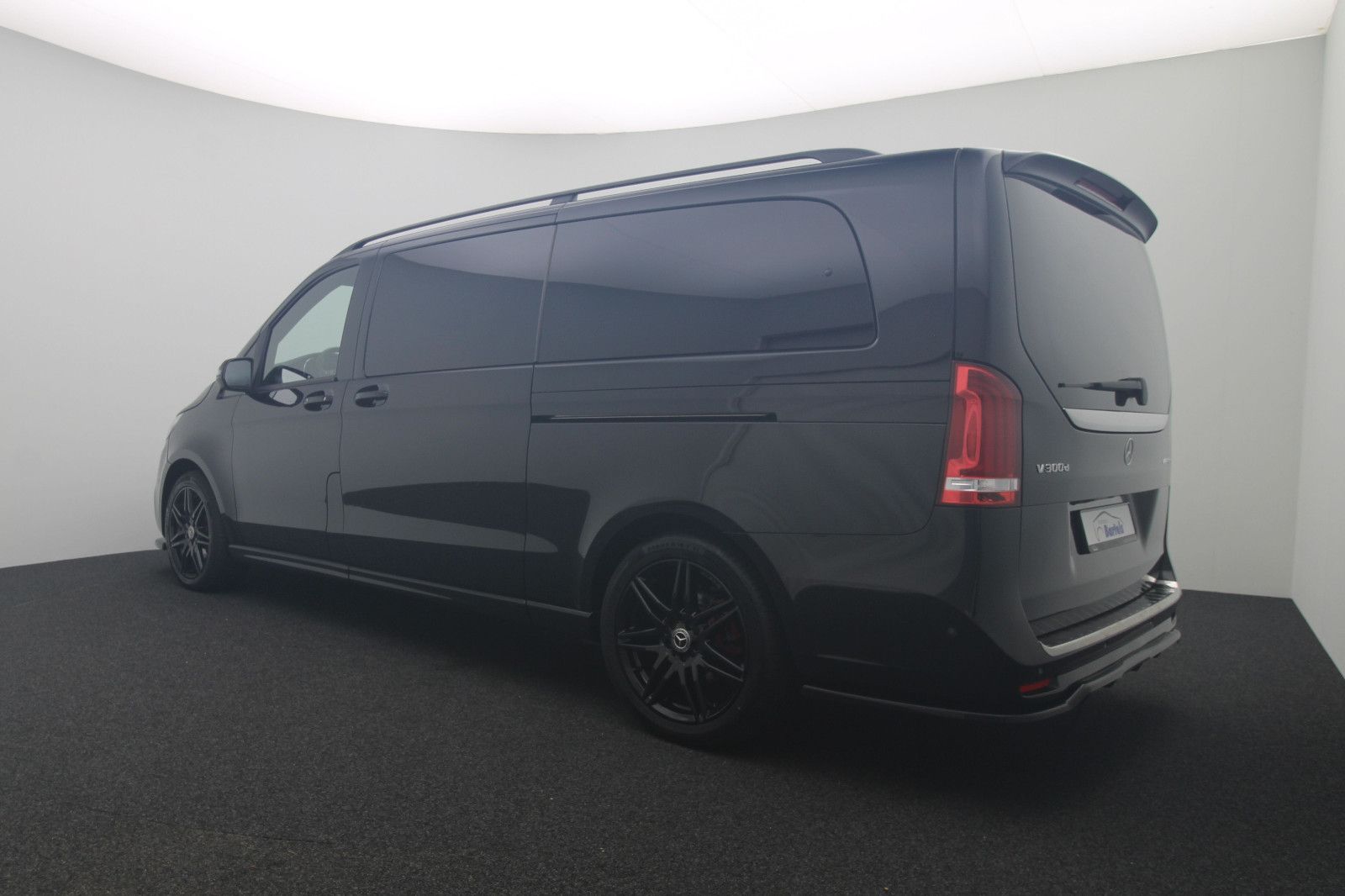 Fahrzeugabbildung Mercedes-Benz V 300d Avantgarde Edition AMG 4Matic extralang