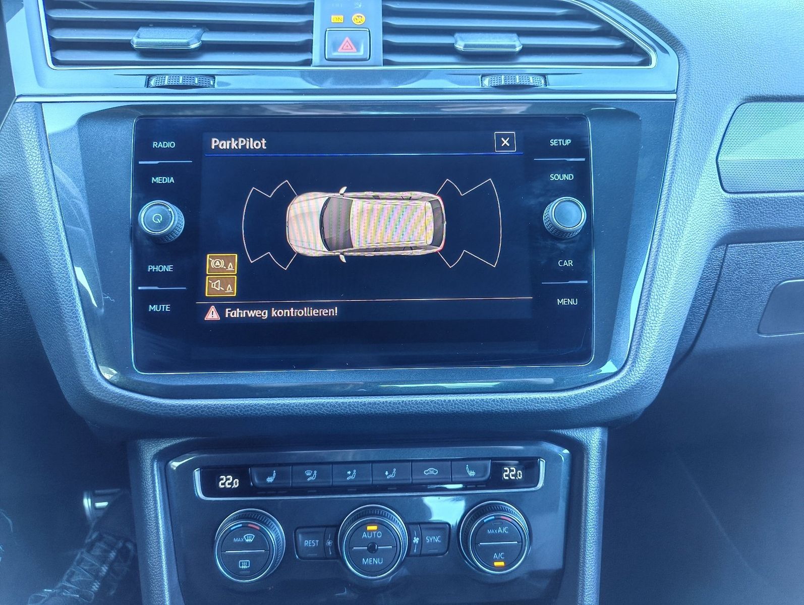 Fahrzeugabbildung Volkswagen Tiguan Highline 2.0 TDI (190 PS) 4Motion DSG