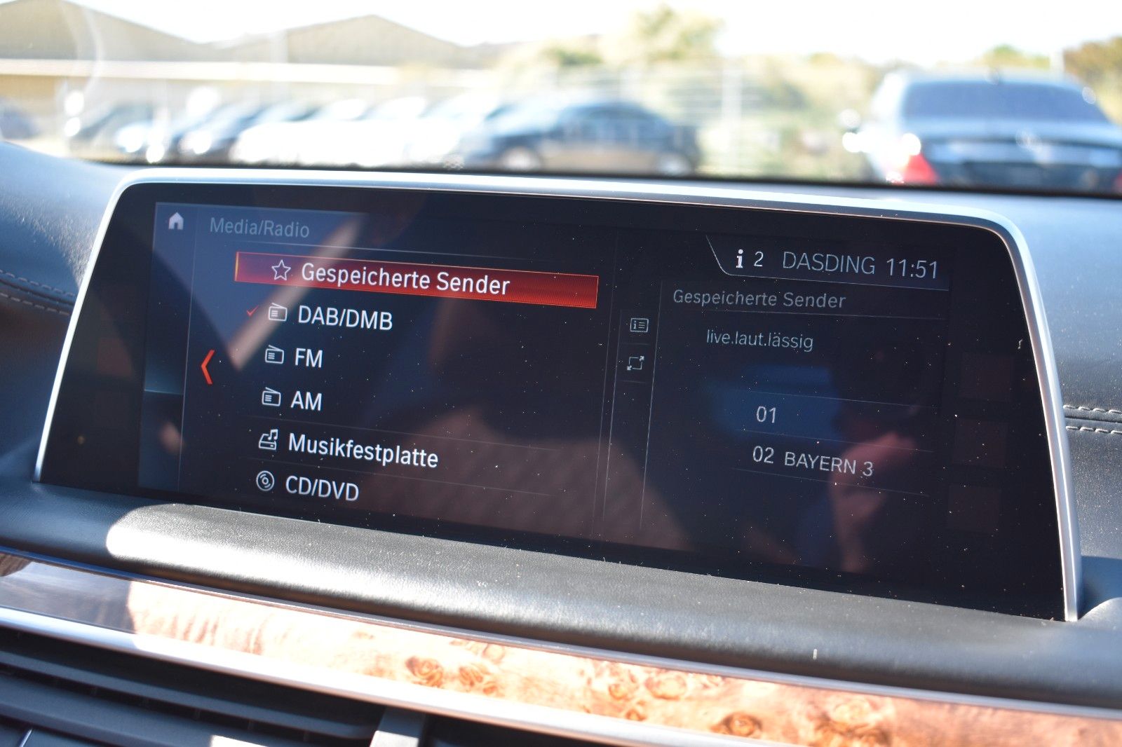 Fahrzeugabbildung BMW 750d Lim xDrive M Sport Laser 1 Hand Voll TVfond